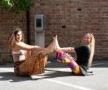 Ooom Kundalini Yogamit Juli und Regine